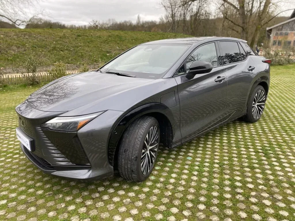 Lexus RZ 450e