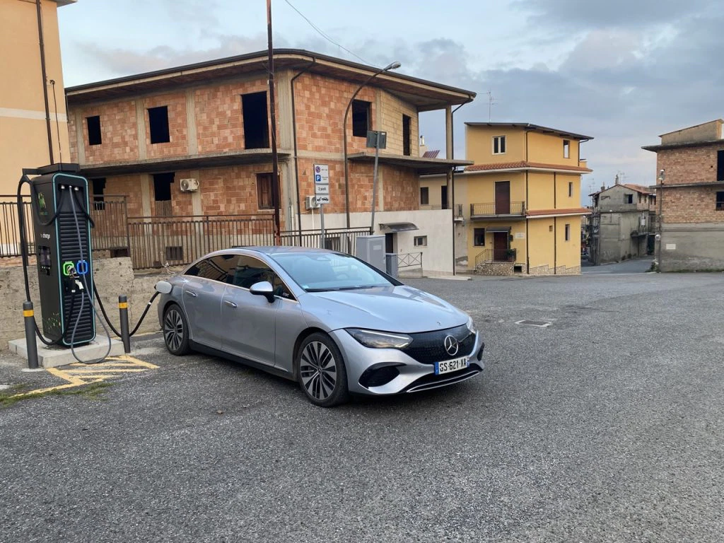 voiture electrique mercedes eqe 300 18