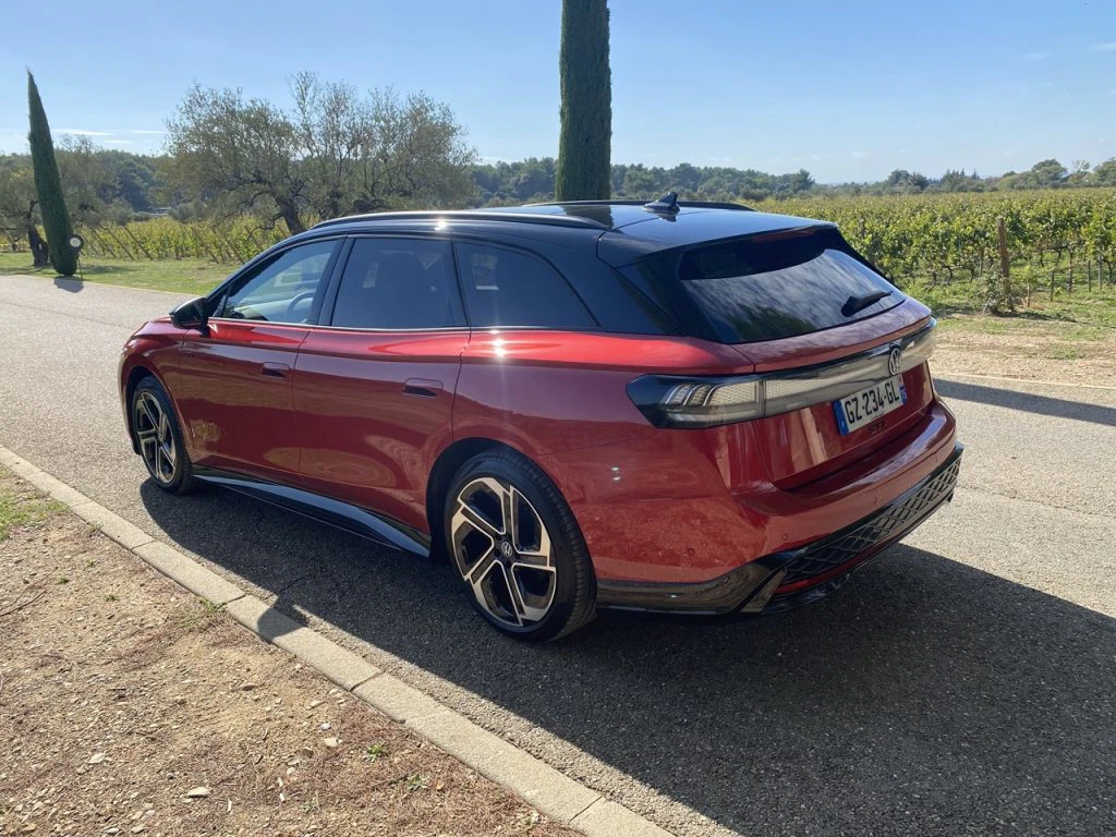 voiture electrique volkswagen id 7 break tourer 4